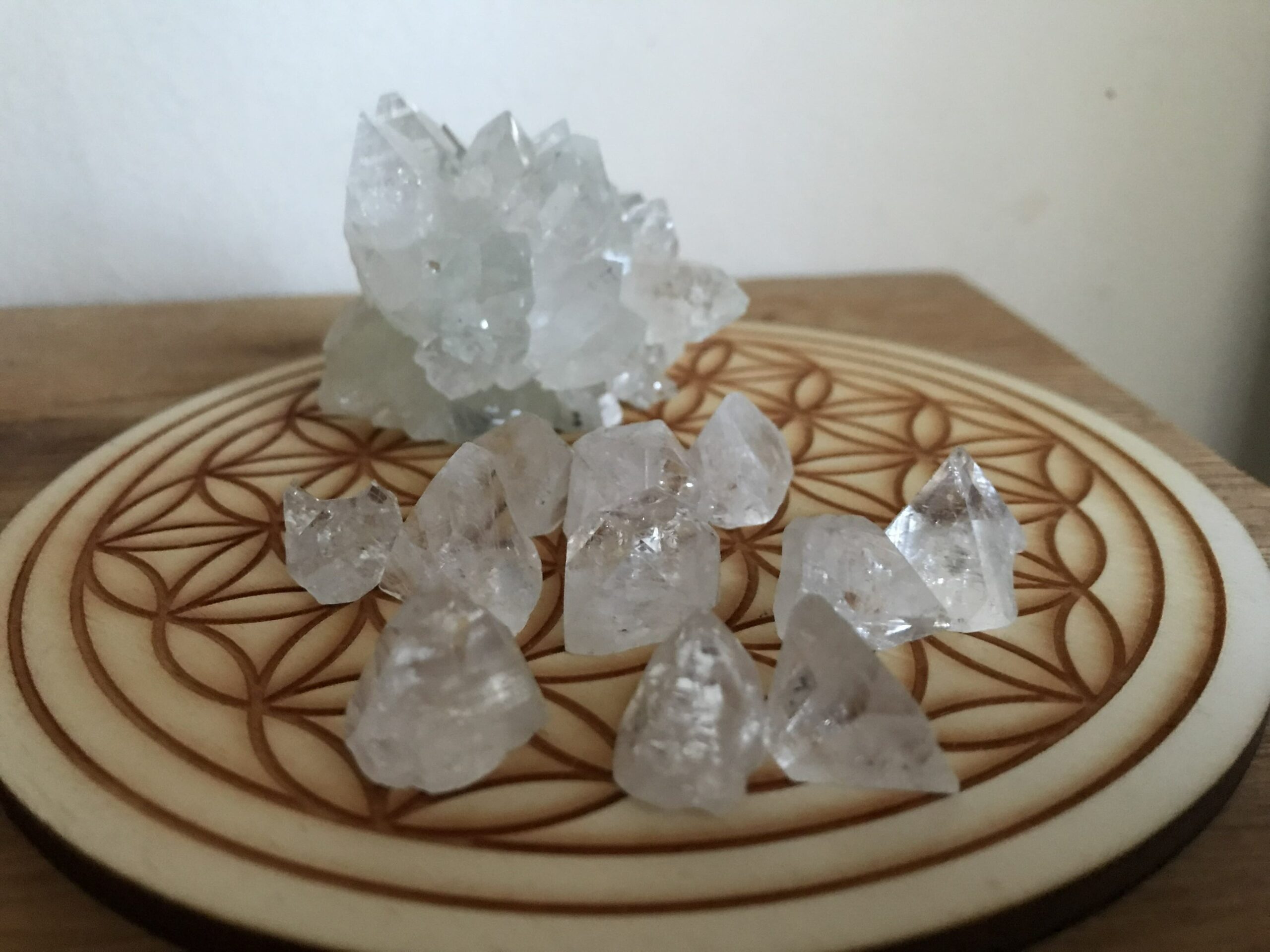 Apophyllite sur fleur de vie lithothérapie