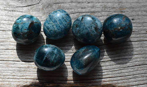 Lire la suite à propos de l’article Apatite bleue