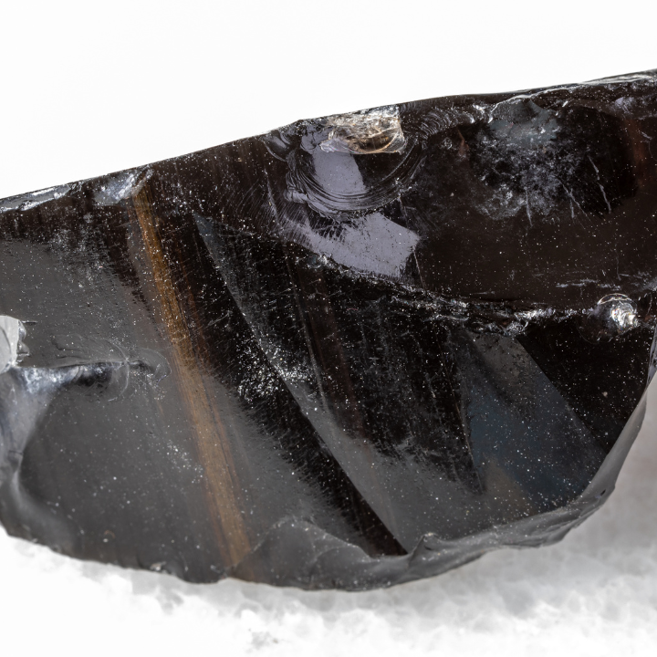 Détail pierre Obsidienne Noire brute